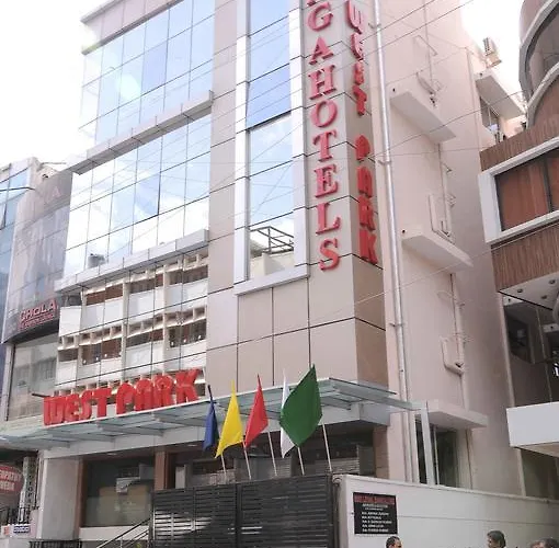 OYO 872 West Park Hotel