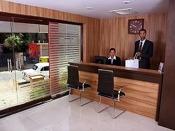 18 Woods Inn