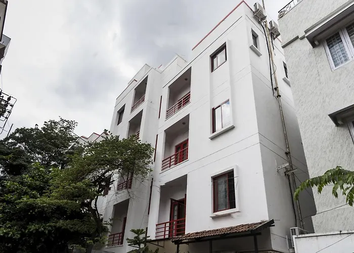 Oyo 4606 Hotel Maple Green Suites