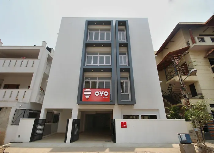 Oyo 8474 Greenland Suites