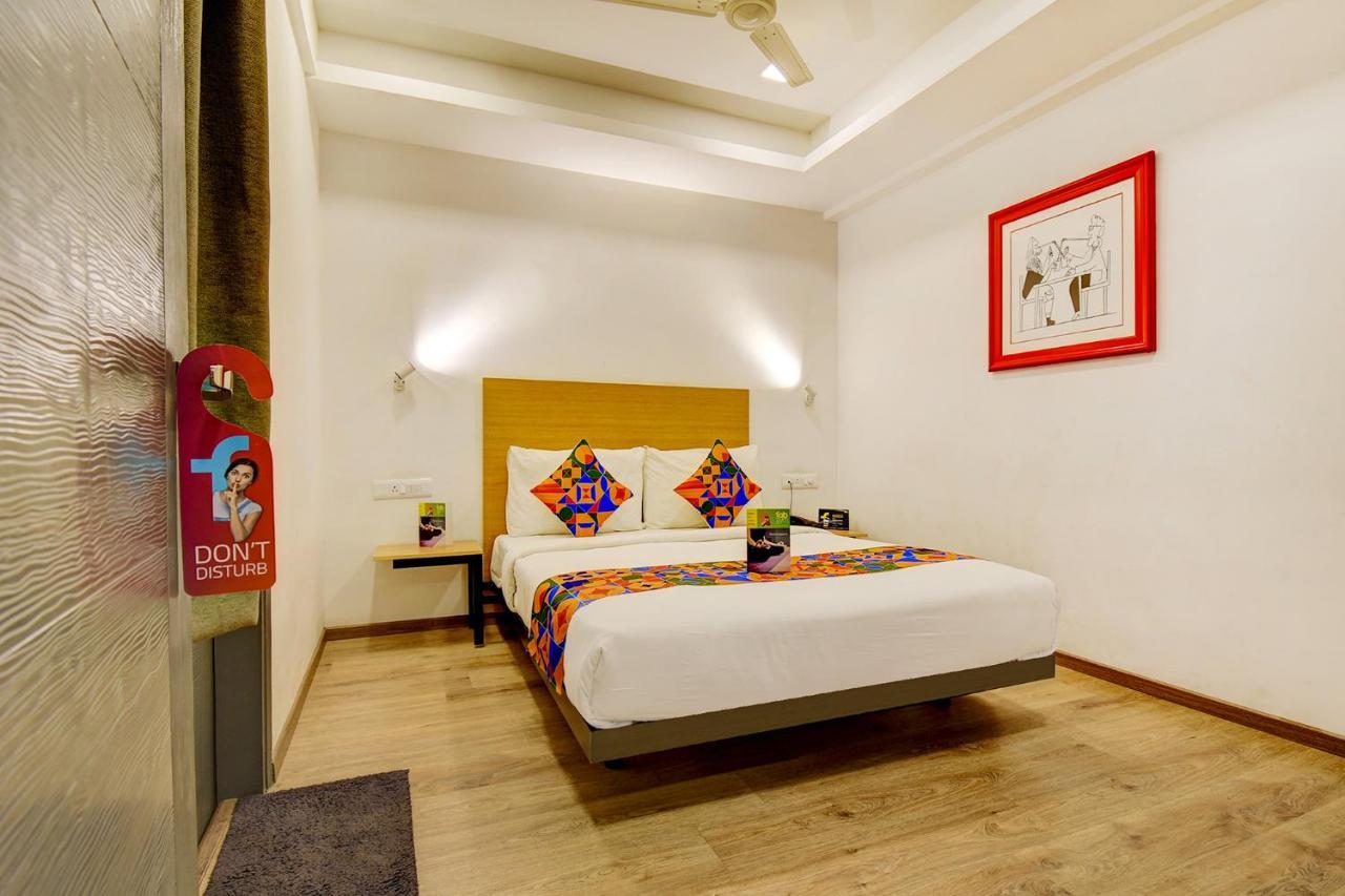 Hotel Fabhotel Siri Residency