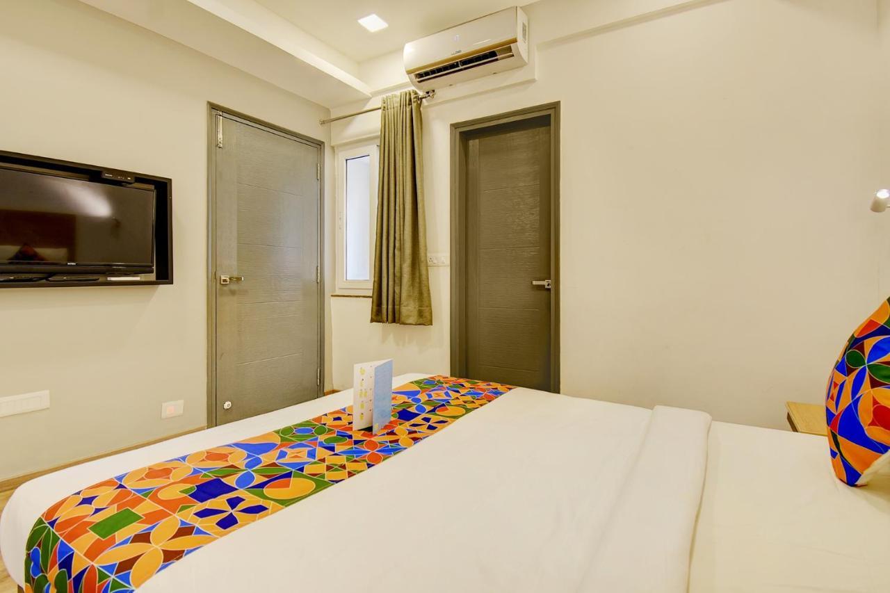 Fabhotel Siri Residency 3*