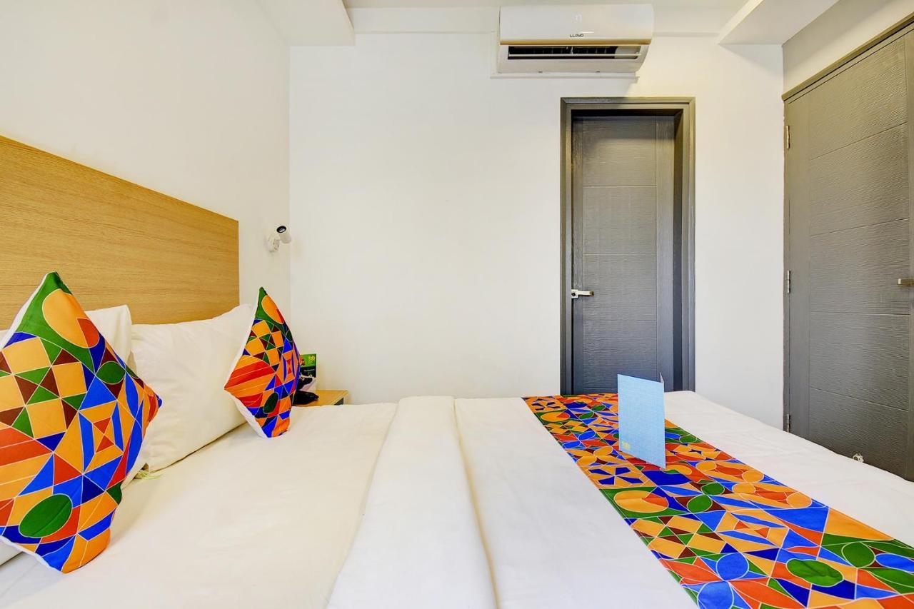 Hotel Fabhotel Siri Residency