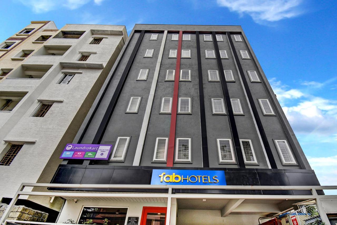Hotel Fabhotel Siri Residency