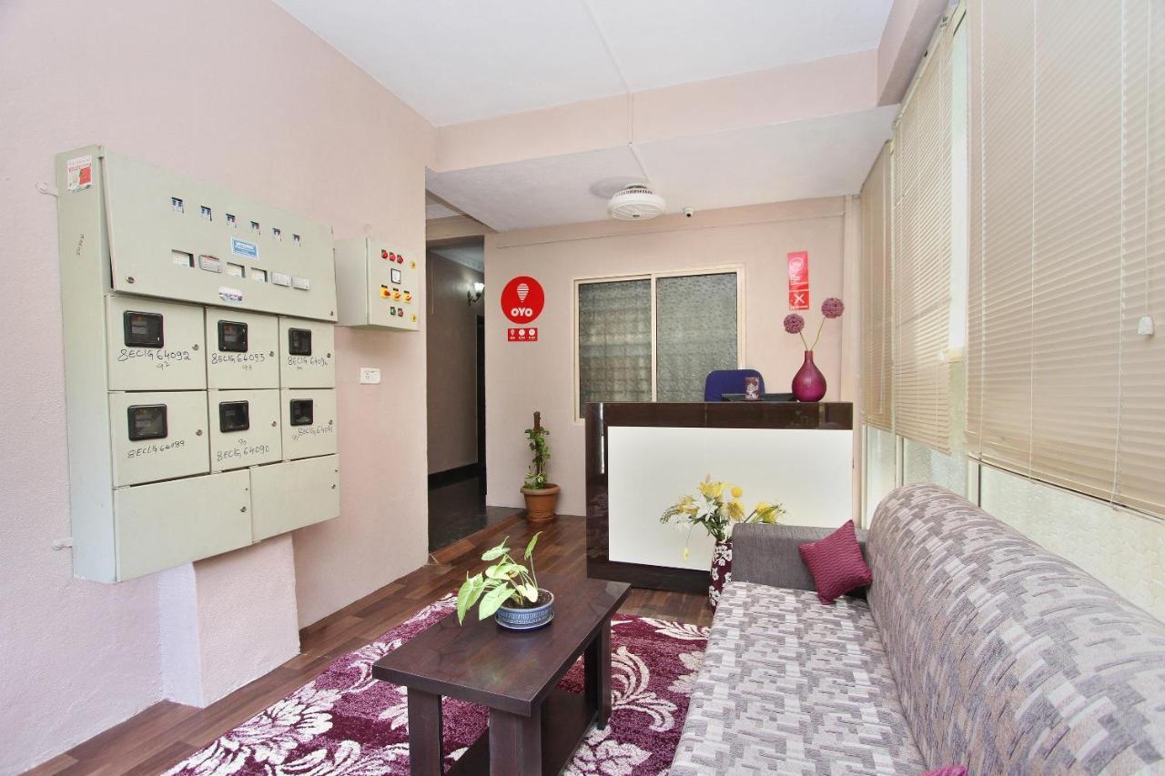Vaccinated Staff- Oyo 10232 Ashberry 3* Bangalore