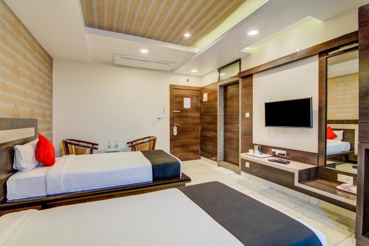 Capital O 15950 J K Residency