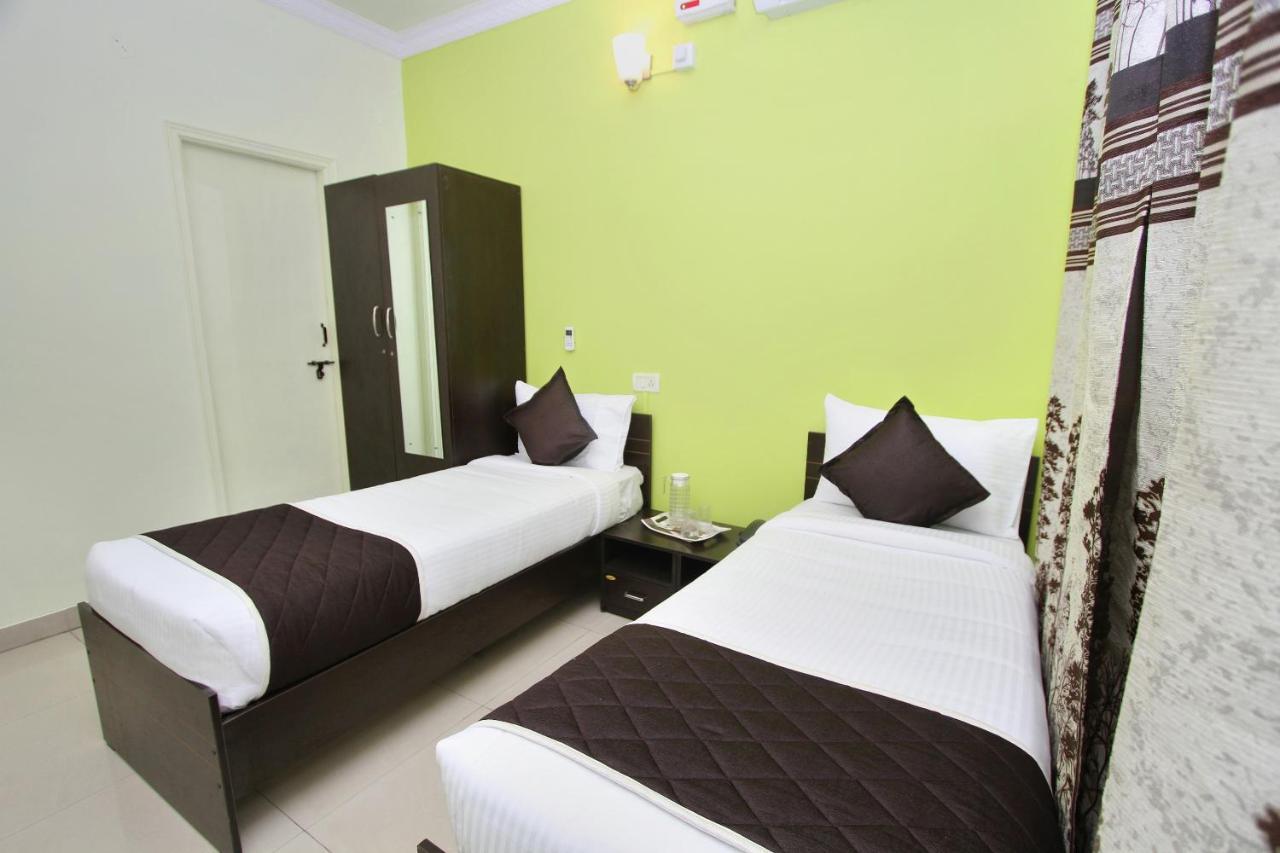 Hotel Vaccinated Staff- Oyo 10232 Ashberry 3*