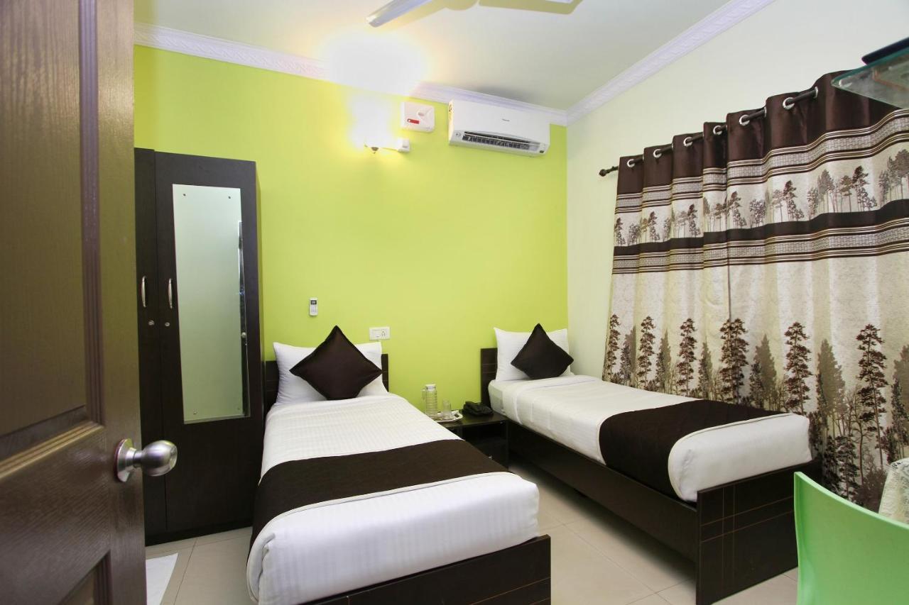 Hotel Vaccinated Staff- Oyo 10232 Ashberry 3*