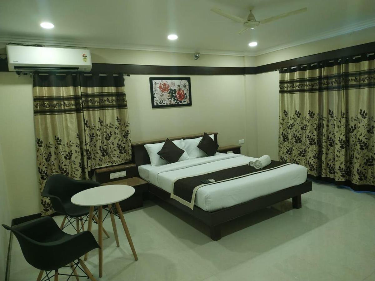 Rose Mansion Manyata Tech Park 2*