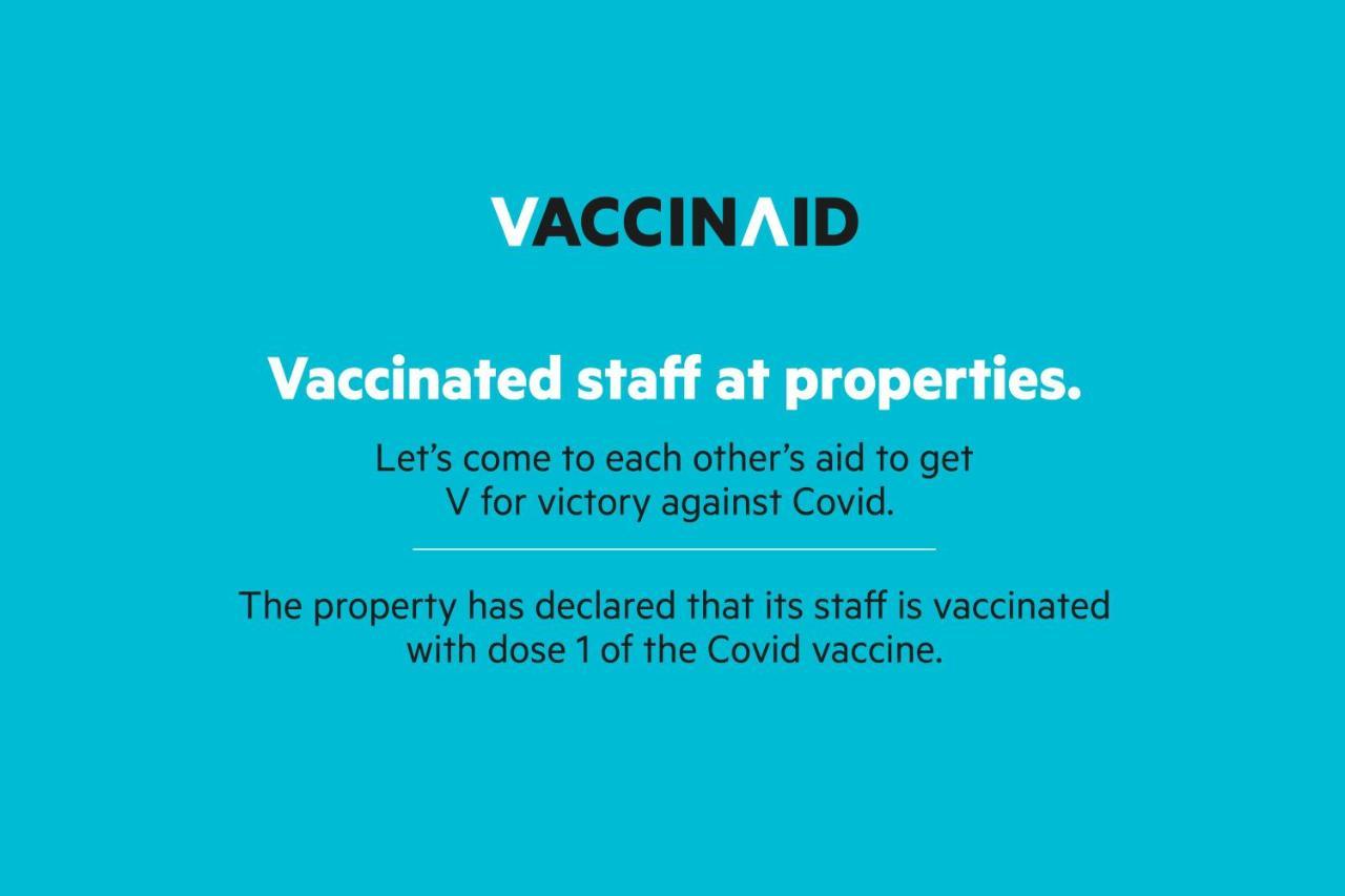 Vaccinated Staff- Oyo 10232 Ashberry
