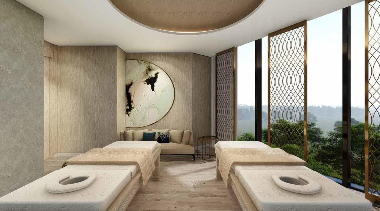 The Leela Bhartiya Hotel