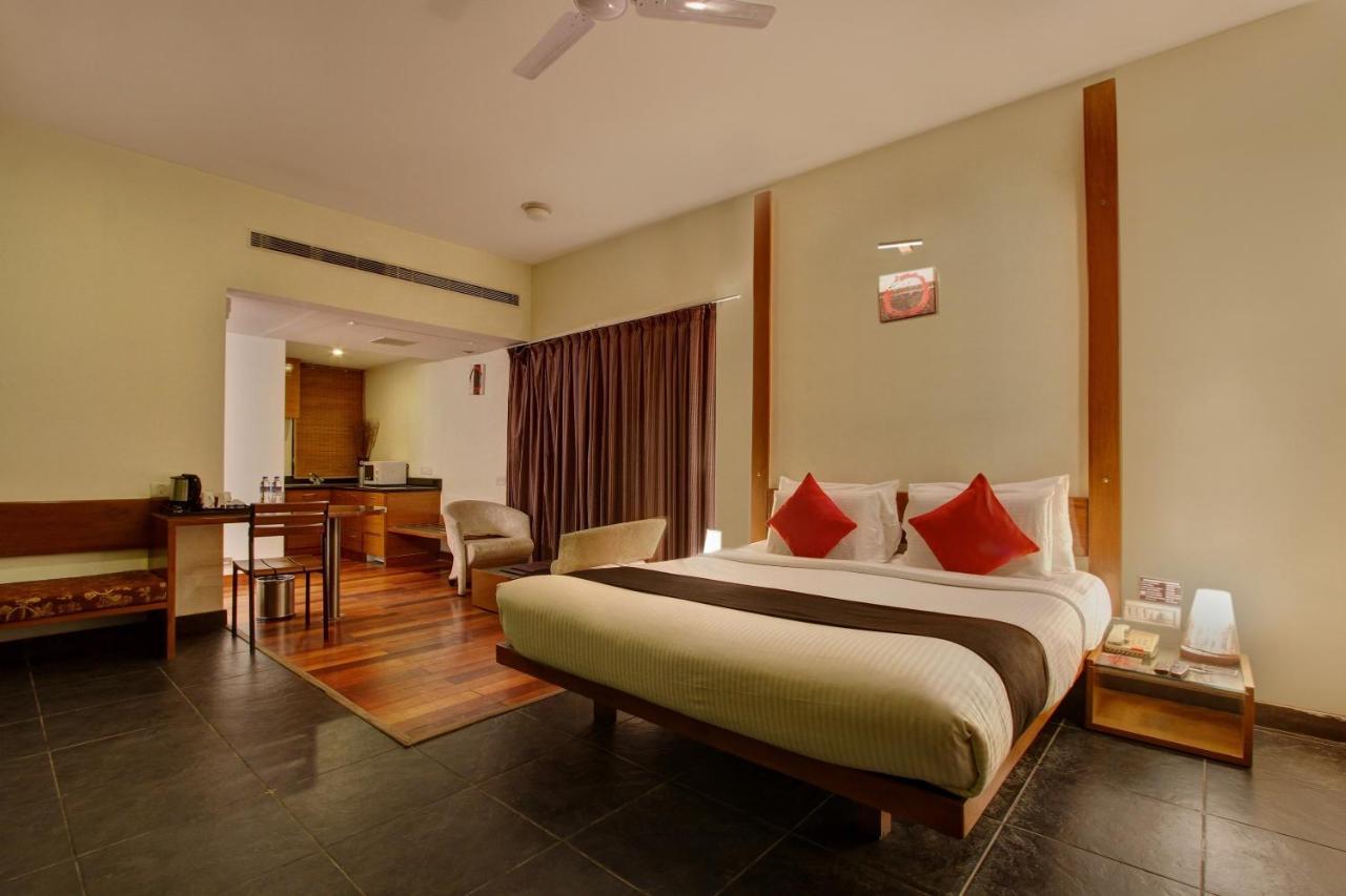 Hotel Capital O 16165 Cartier