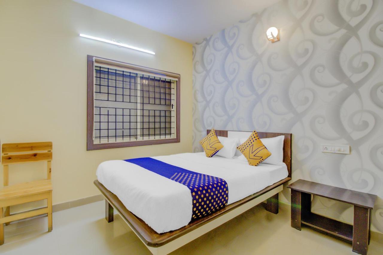 Spot On 78834 Isnas Residency Hotel 2*