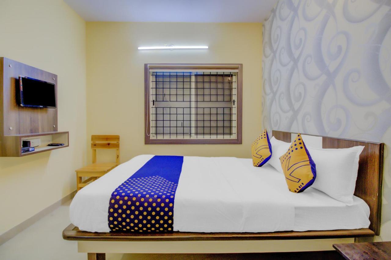 Spot On 78834 Isnas Residency Hotel 2*