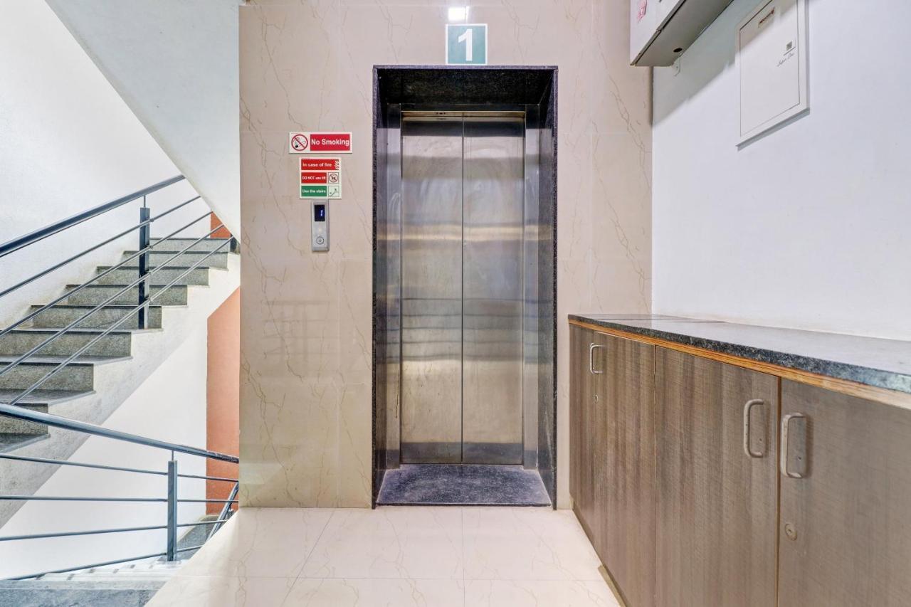 Oyo Flagship 83187 Shiv Enclave Hotel 3*