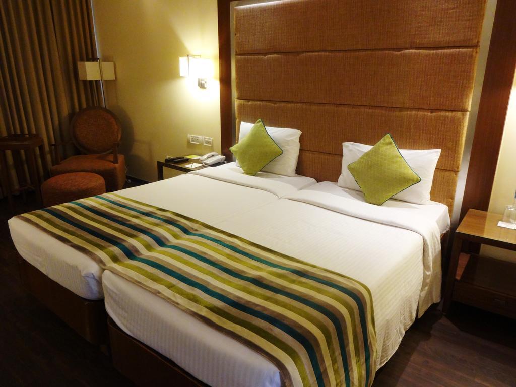 Royal Orchid Bangalore, Mg Road Hotel 4*