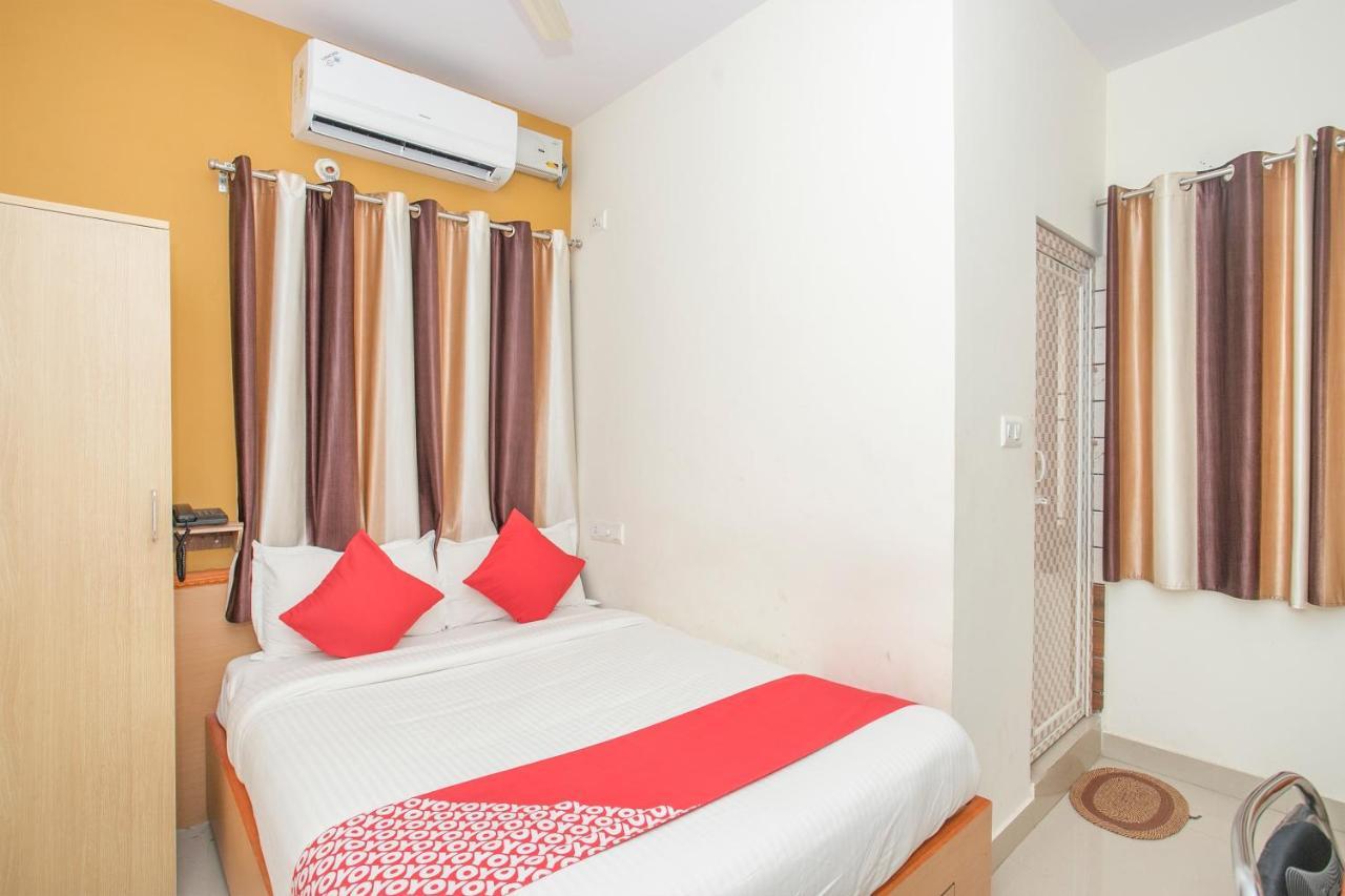 Oyo 15016 City Plaza Hotel 3*