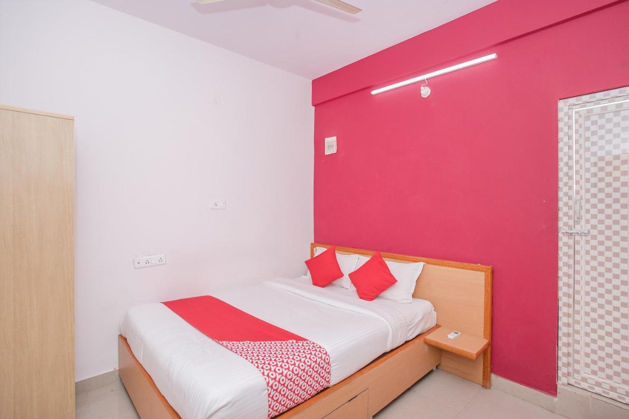 Oyo 15016 City Plaza Hotel