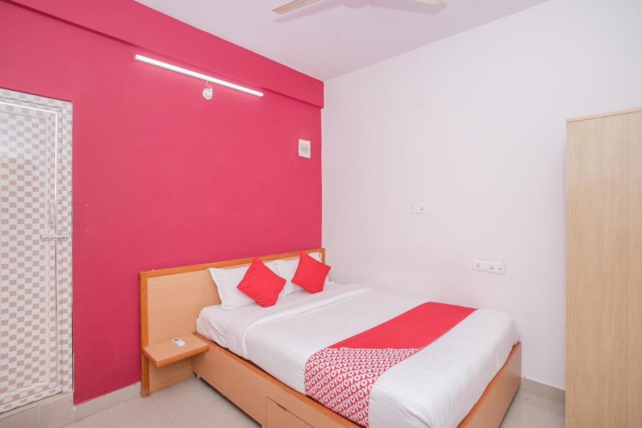 Hotel Oyo 15016 City Plaza 3*