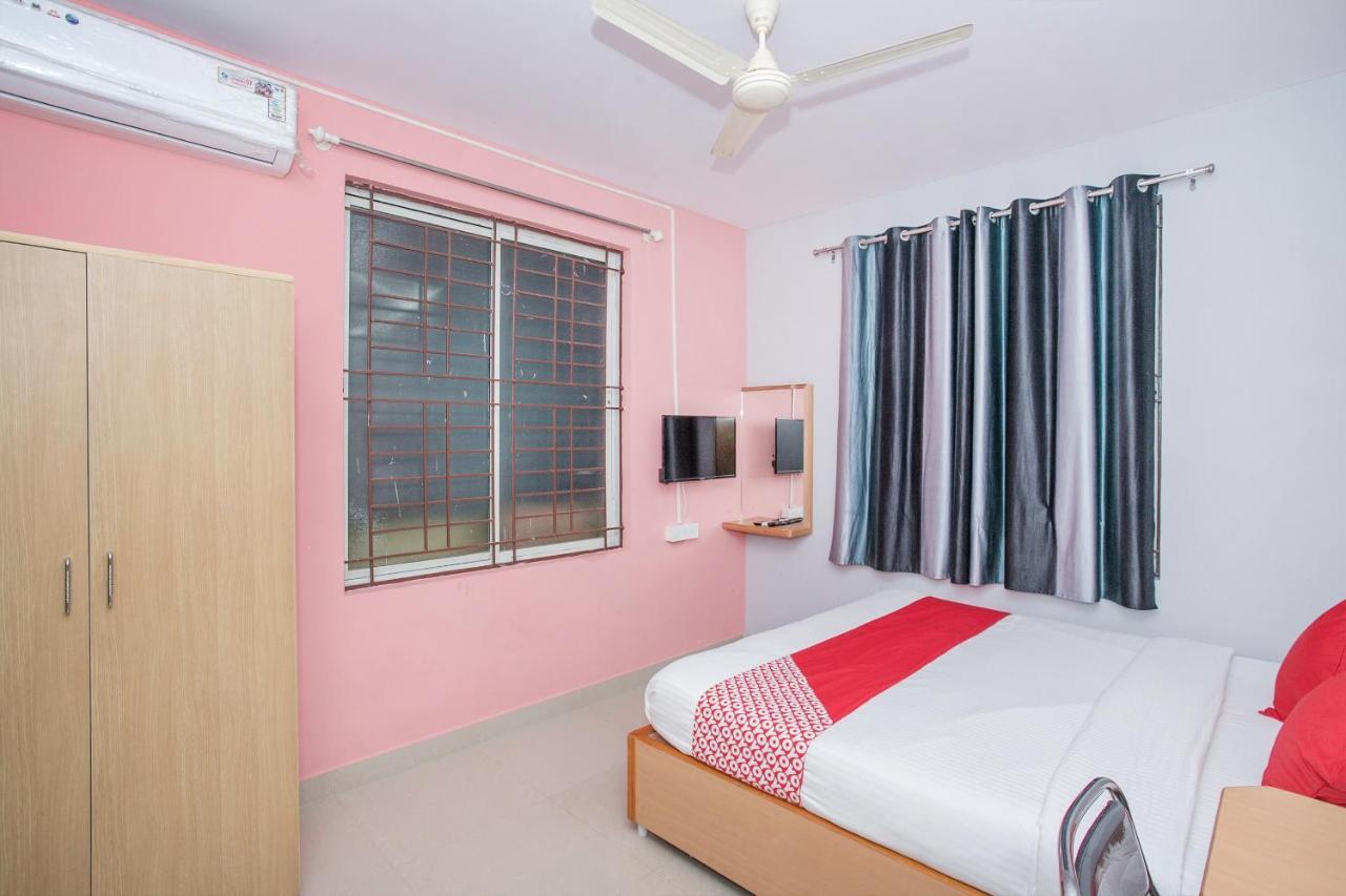 Oyo 15016 City Plaza 3*