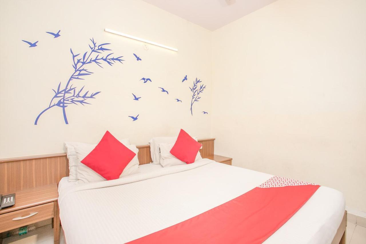 Oyo 7669 The Trinitywood Hotel Bangalore