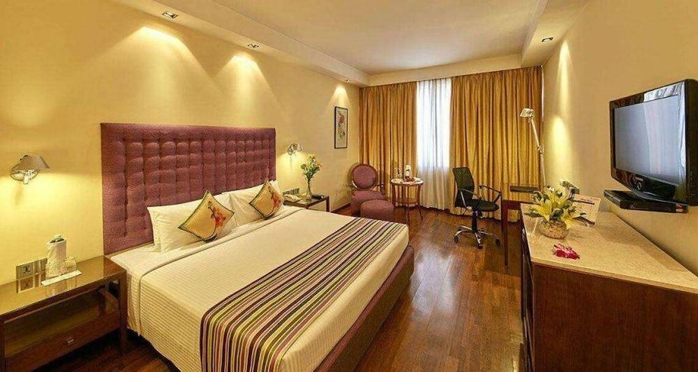 Hotel Royal Orchid Bangalore, Mg Road 4*
