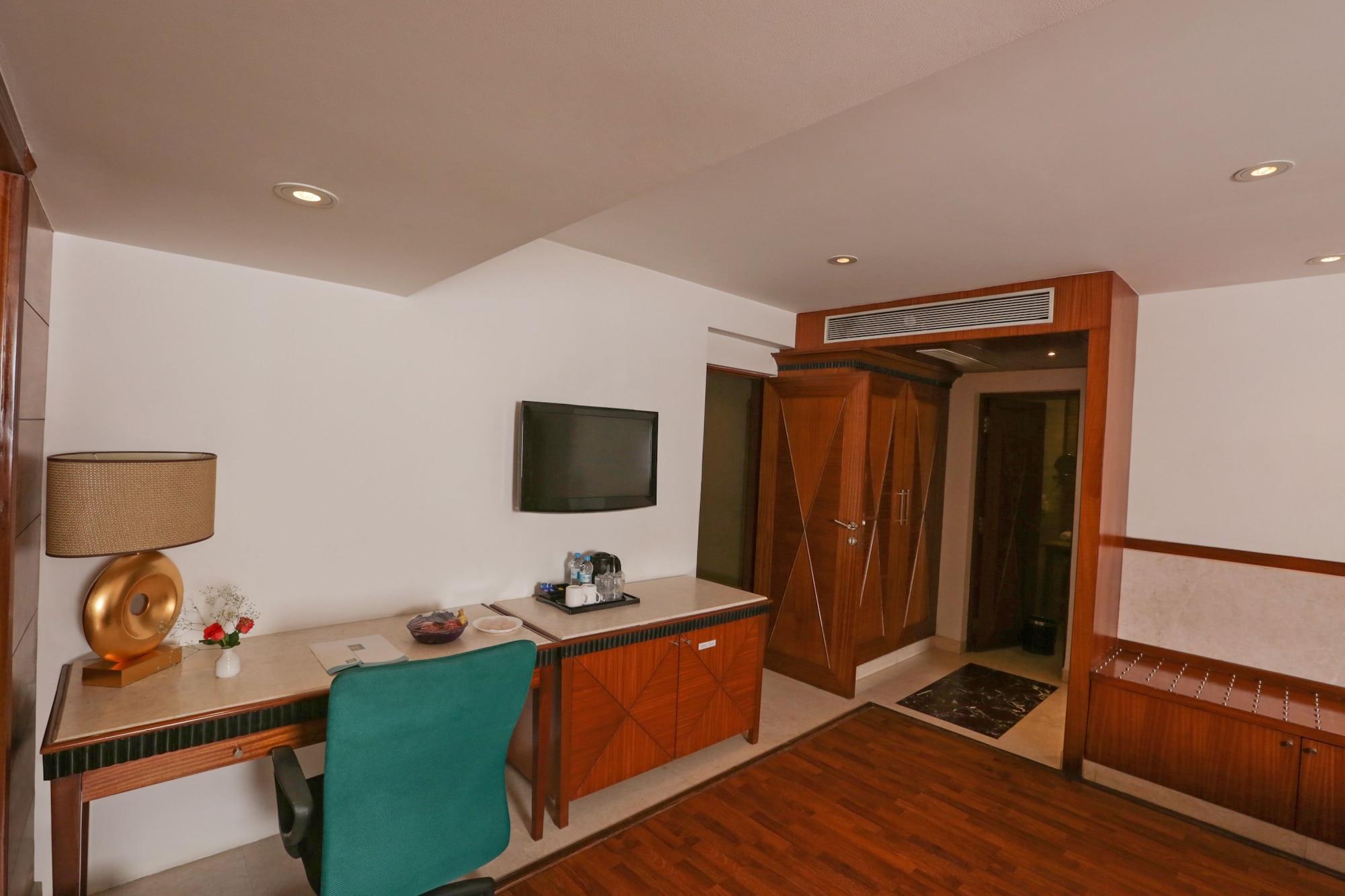 Hotel Trinity Isle Bangalore