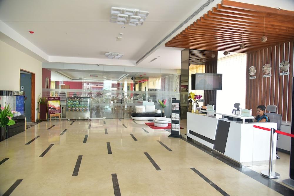 Hotel Collection O 30018 Ramee Electronic 3*