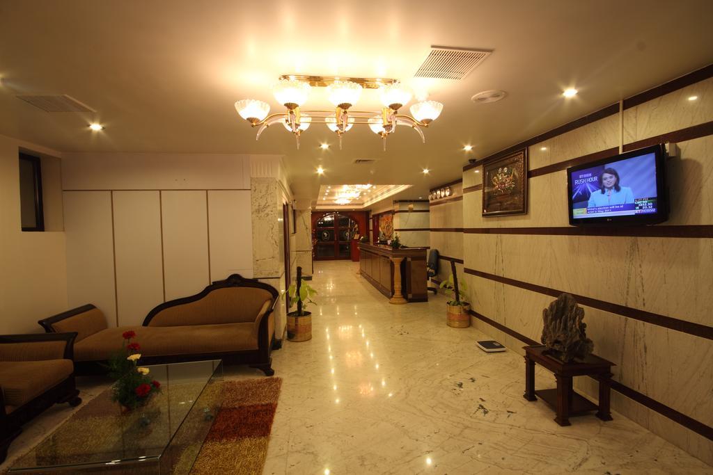Pigeon International Hotel