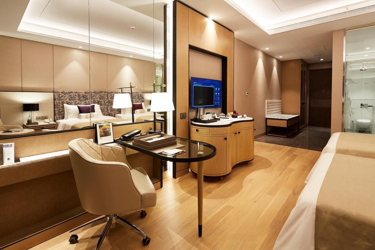 The Leela Bhartiya Hotel