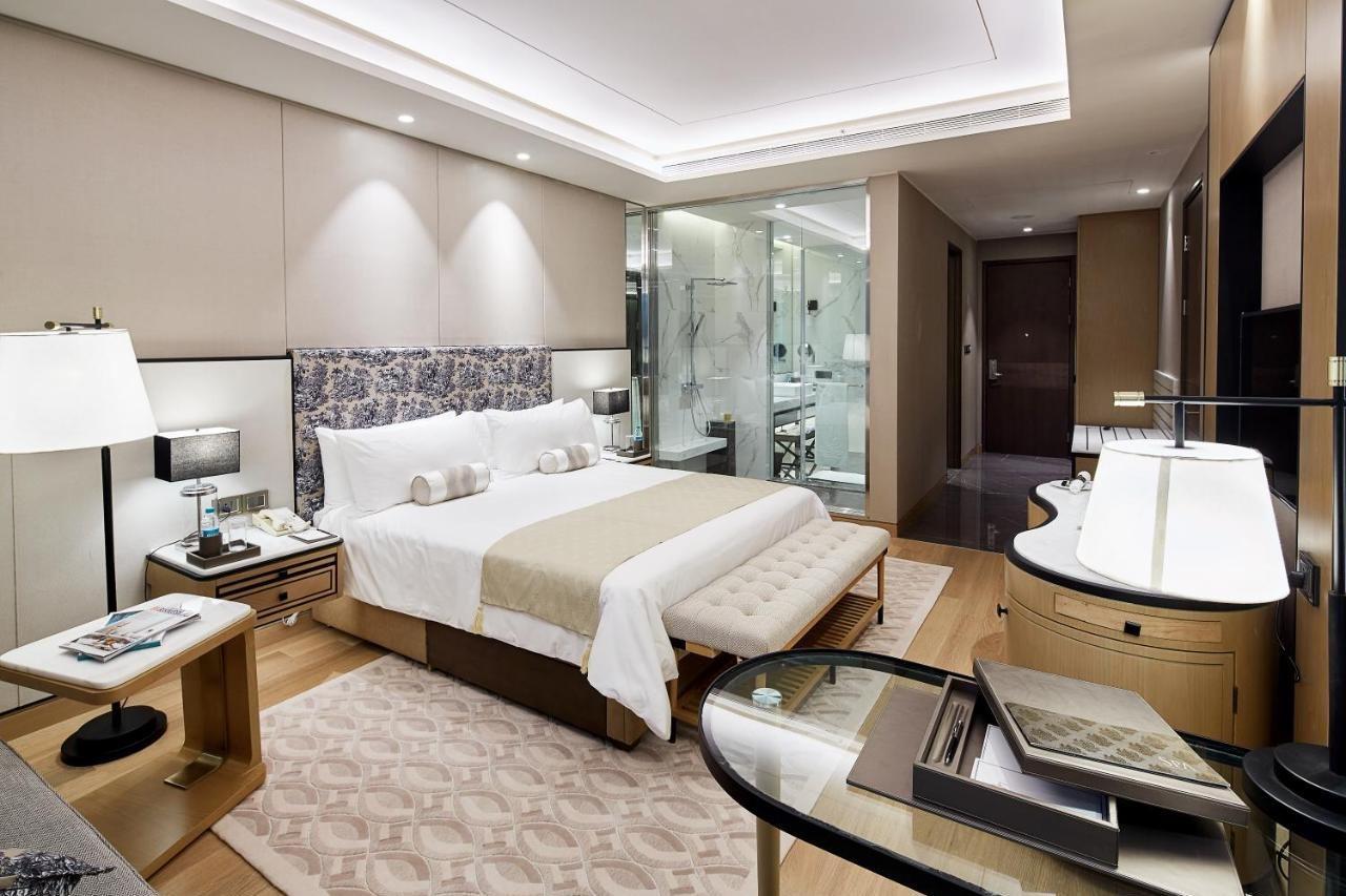 The Leela Bhartiya 5*