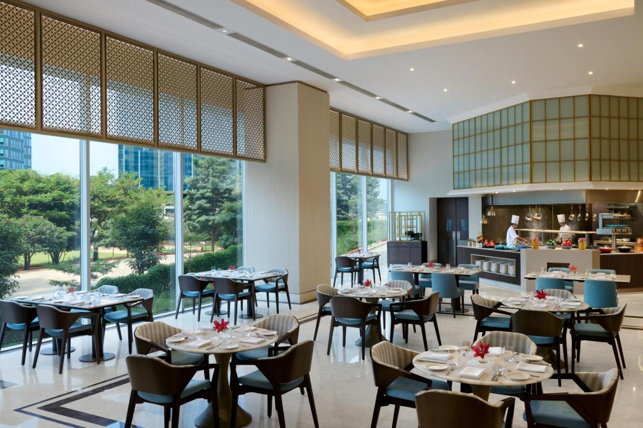 Hotel The Leela Bhartiya Bangalore