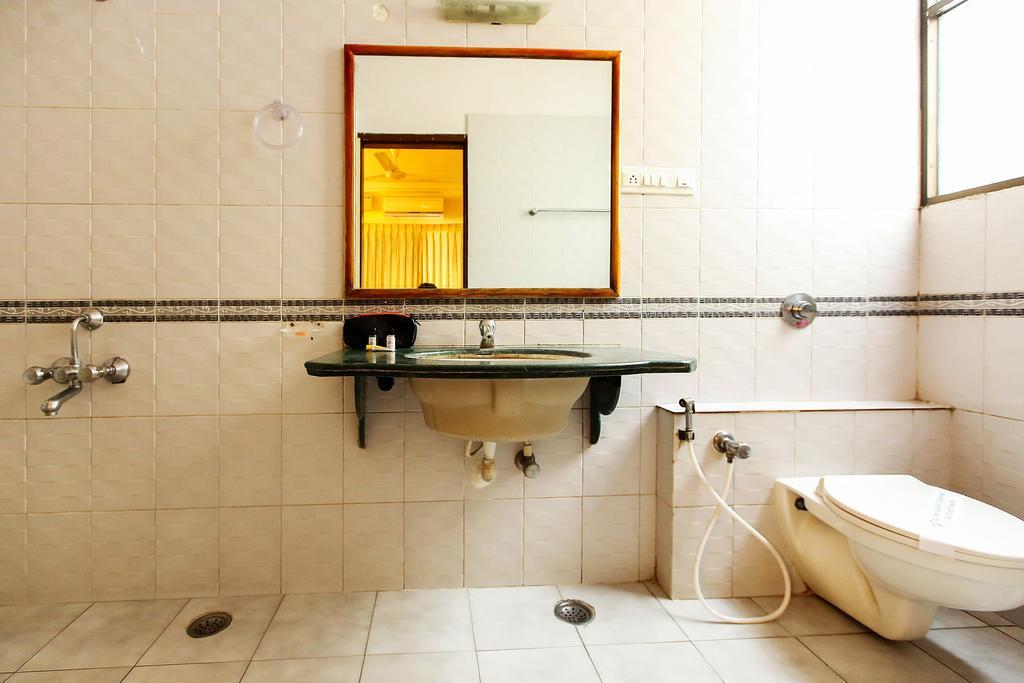 Oyo 4606 Maple Hotel Bangalore