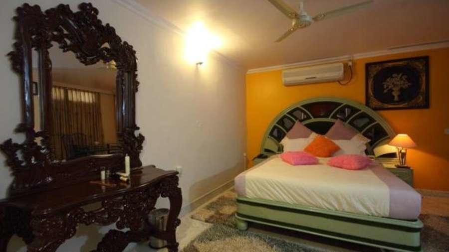 Hotel Pigeon International