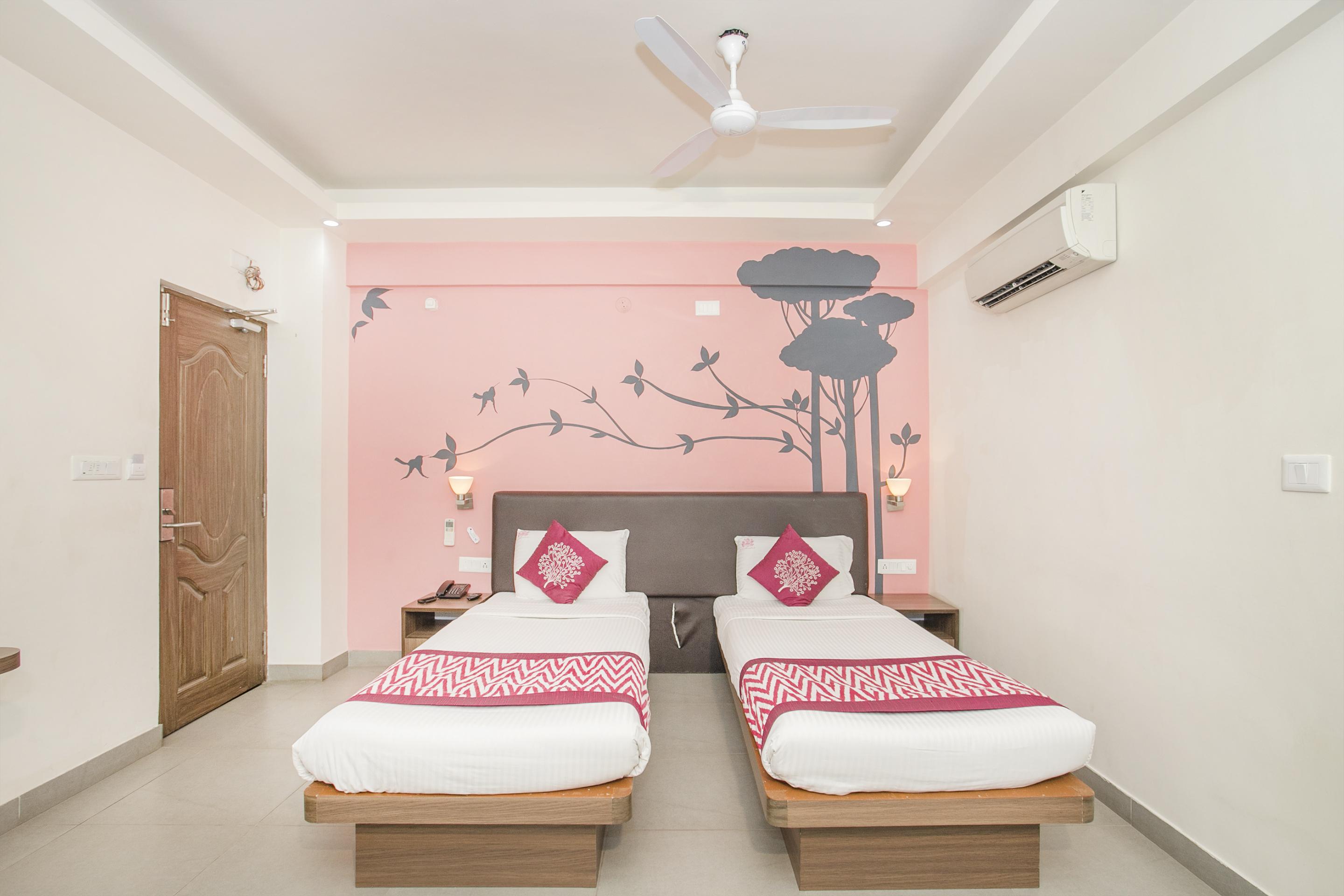 Oyo Indiranagar Old Airport Road Hotel Bangalore