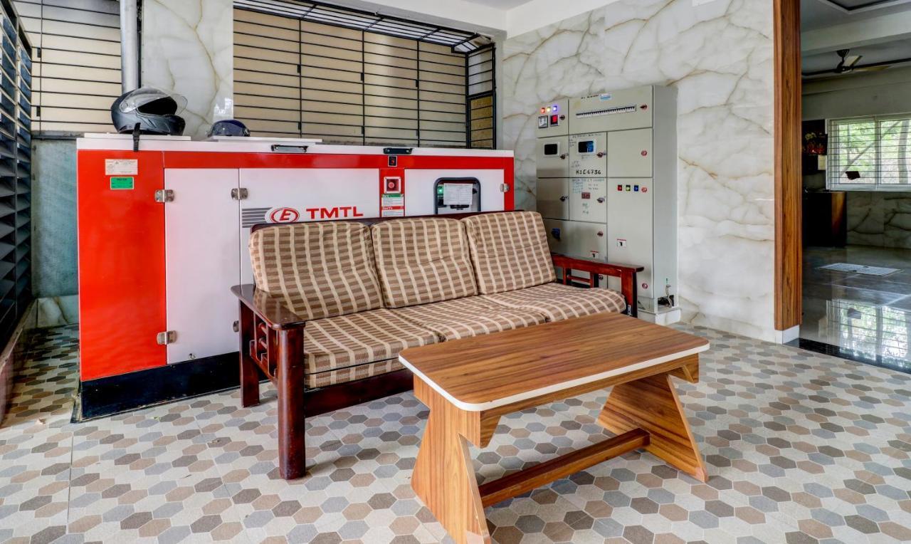 Itsy By Treebo - Golden Grand Hotel Bangalore