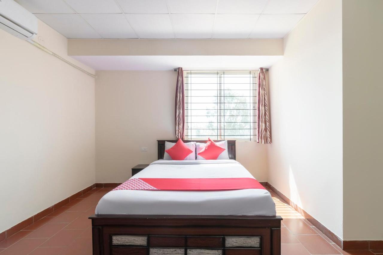 Hotel Oyo 49073 Whitefield Comforts 3*