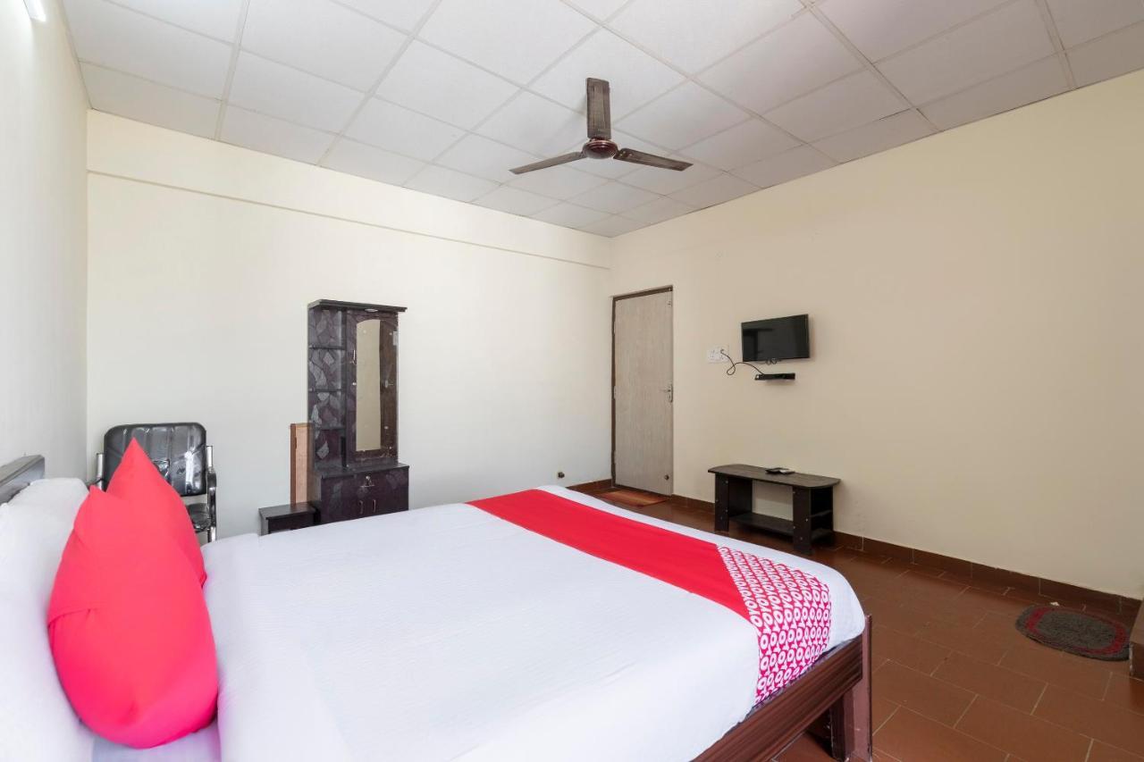 Oyo 49073 Whitefield Comforts Hotel 3*