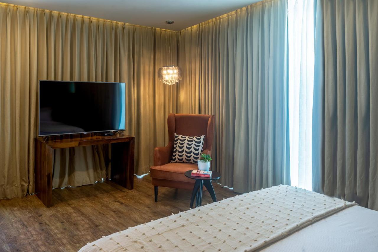 Olive Mg Road Dunsvirk By Embassy Group Hotel