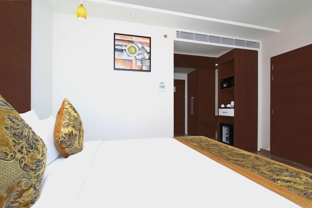 Jagadish Brigade Hotel 3*
