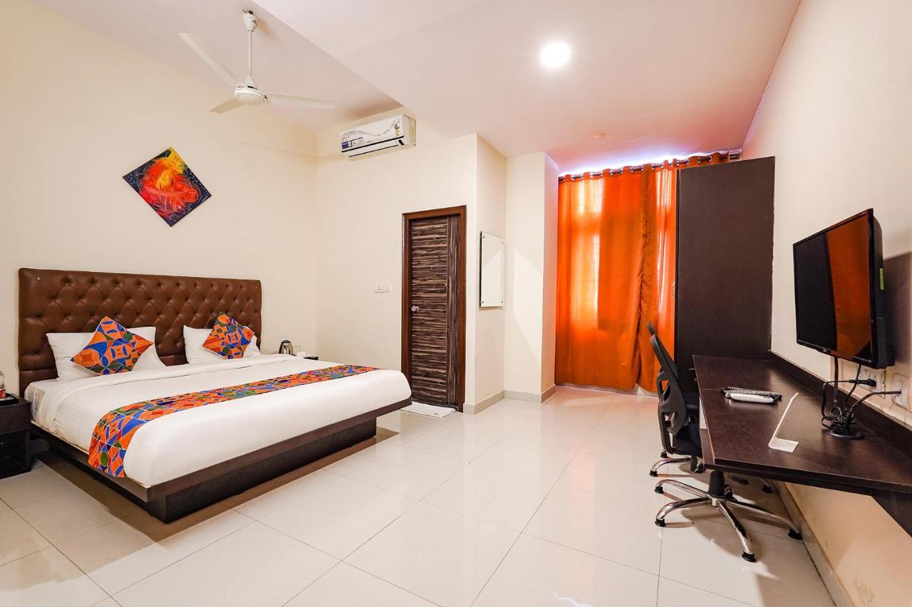 Hotel Fabhotel Leela Park Bangalore