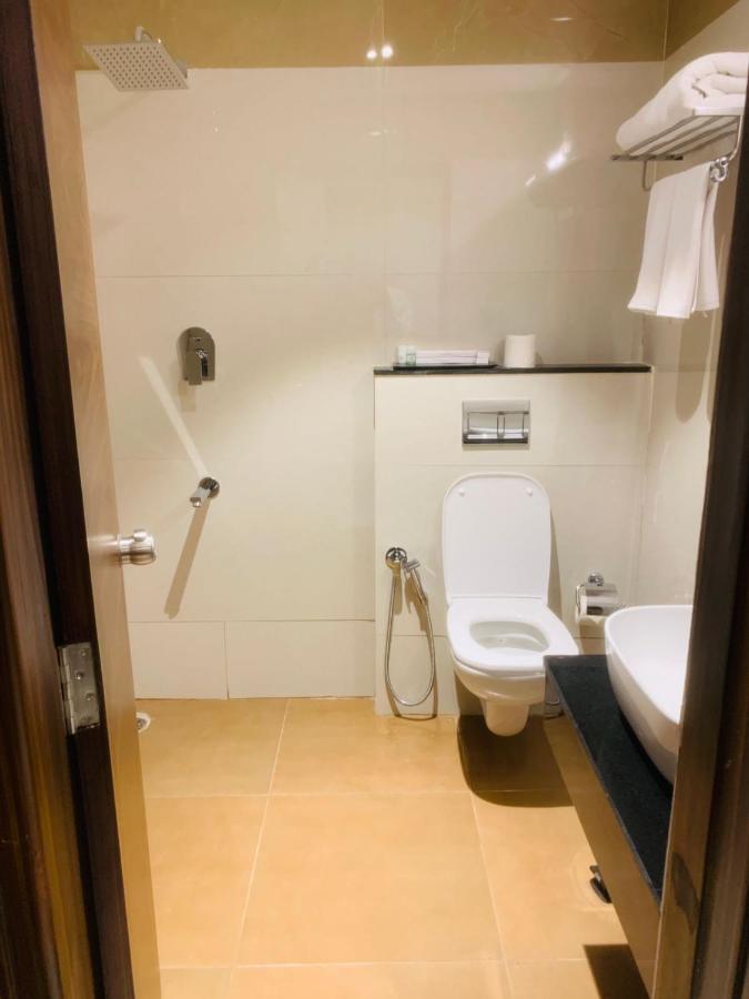 Rajathadri Royal Hotel *