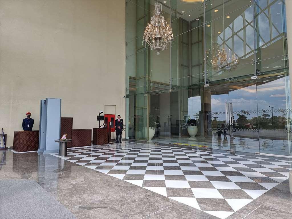 The Leela Bhartiya Hotel Bangalore