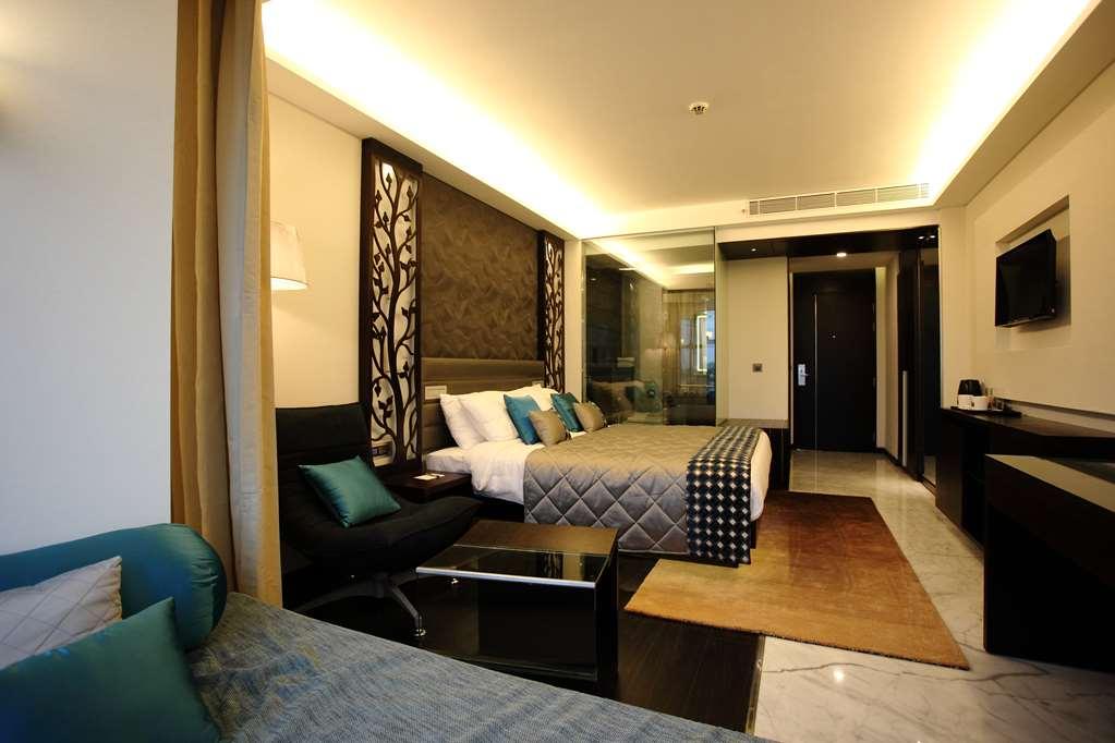 Country Hebbal * Bangalore