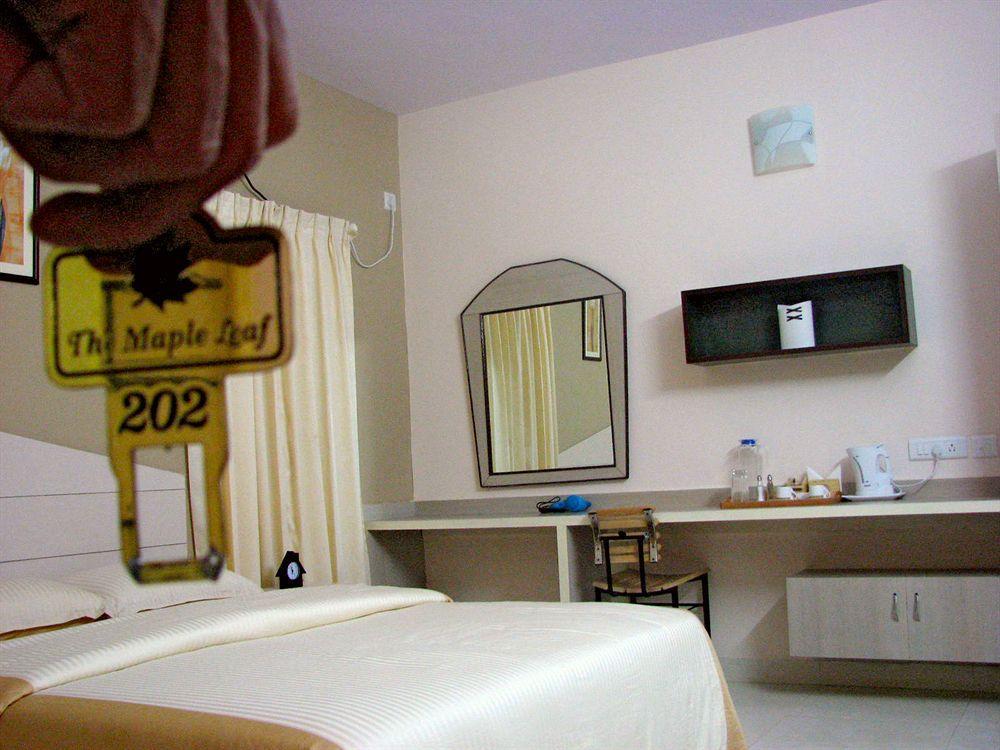 Hotel Maple Leaf