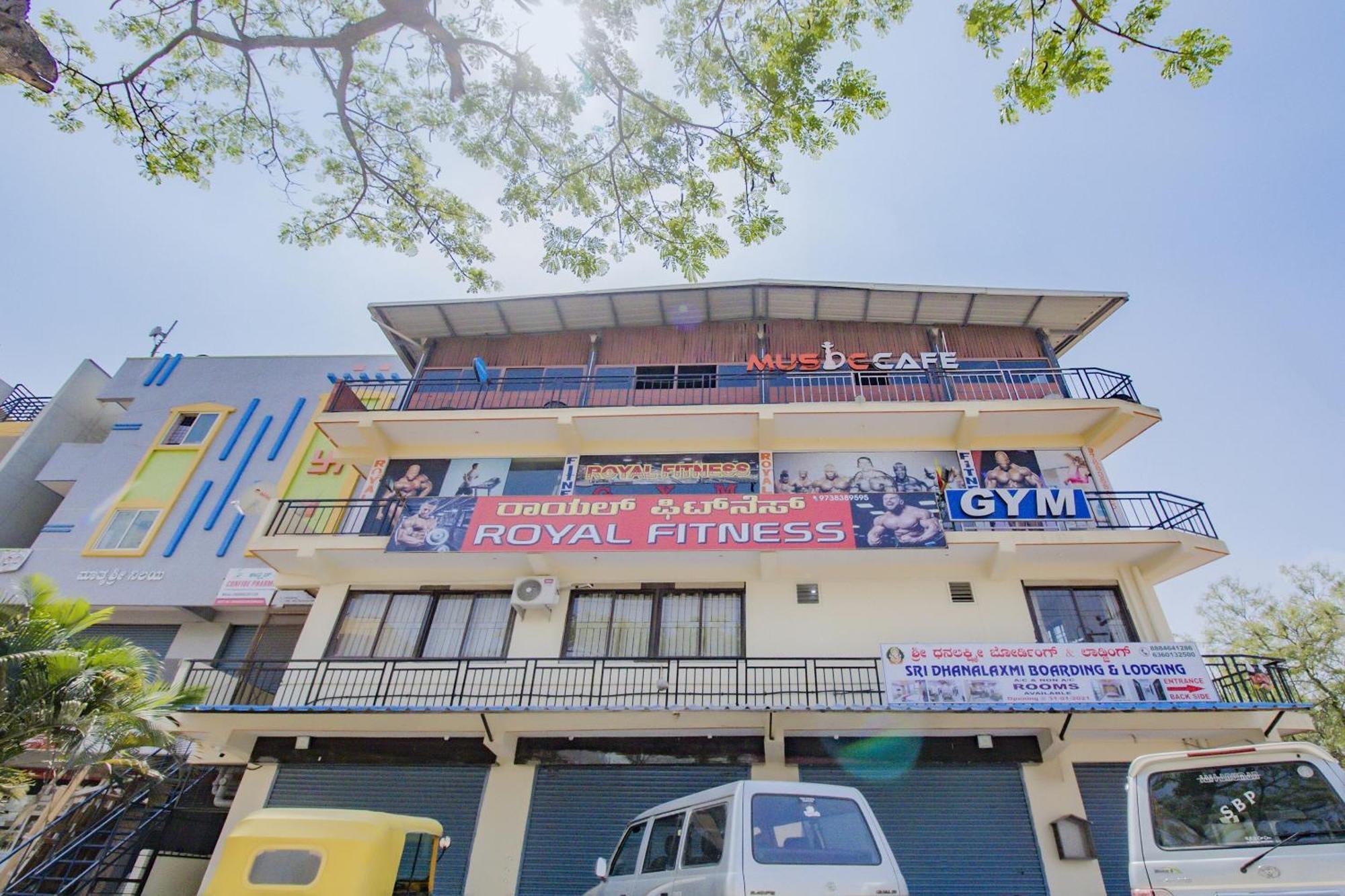 Hotel Oyo 79181 Sri Dhanalakshmi Boarding & Lodging Bangalore