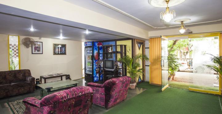 Oyo 4606 Maple Hotel