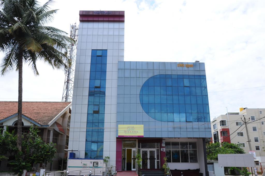 Hotel Gmr 18 Grand