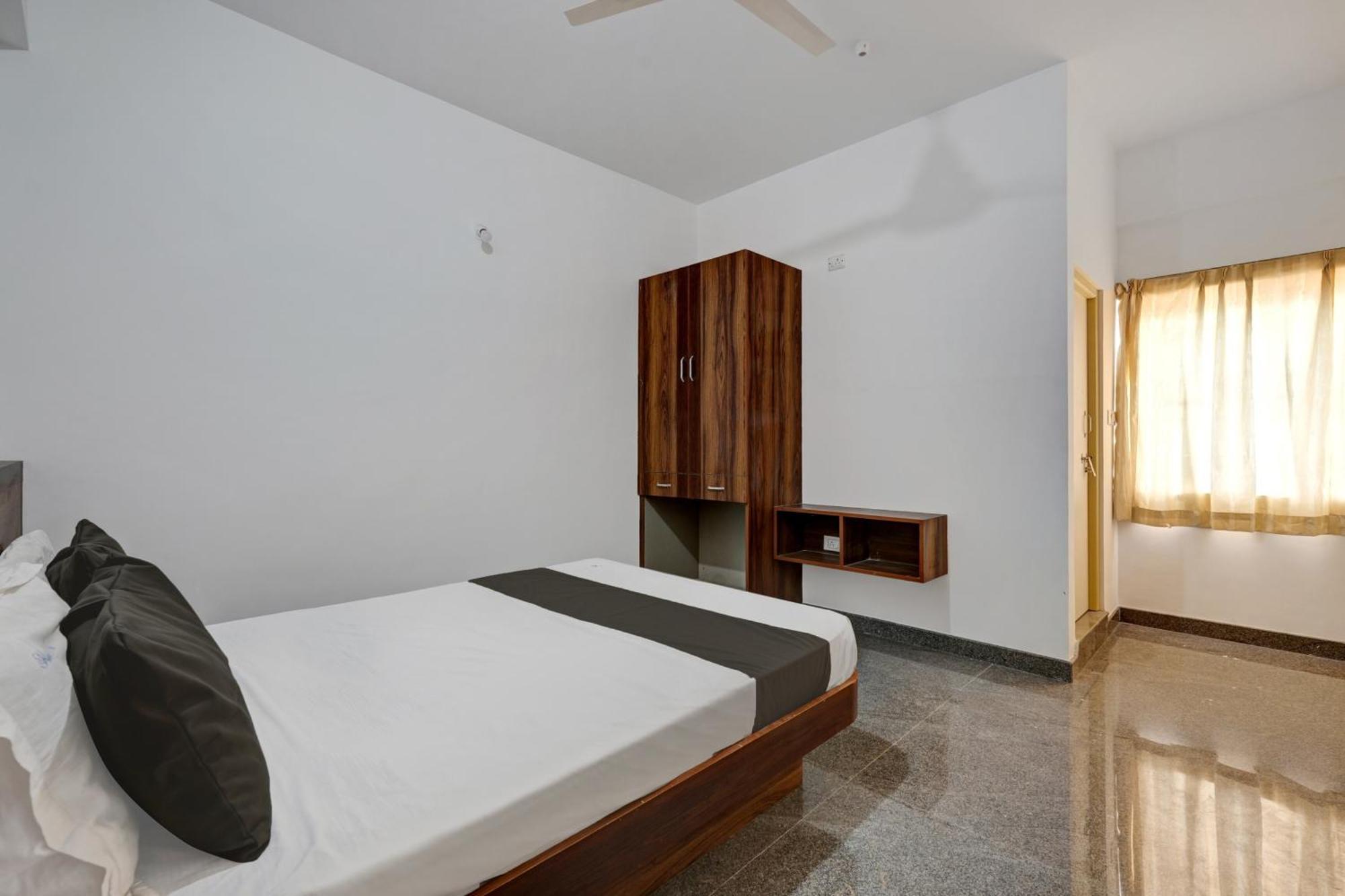 Hotel Oyo Bungalow Lodging & Boarding 3*