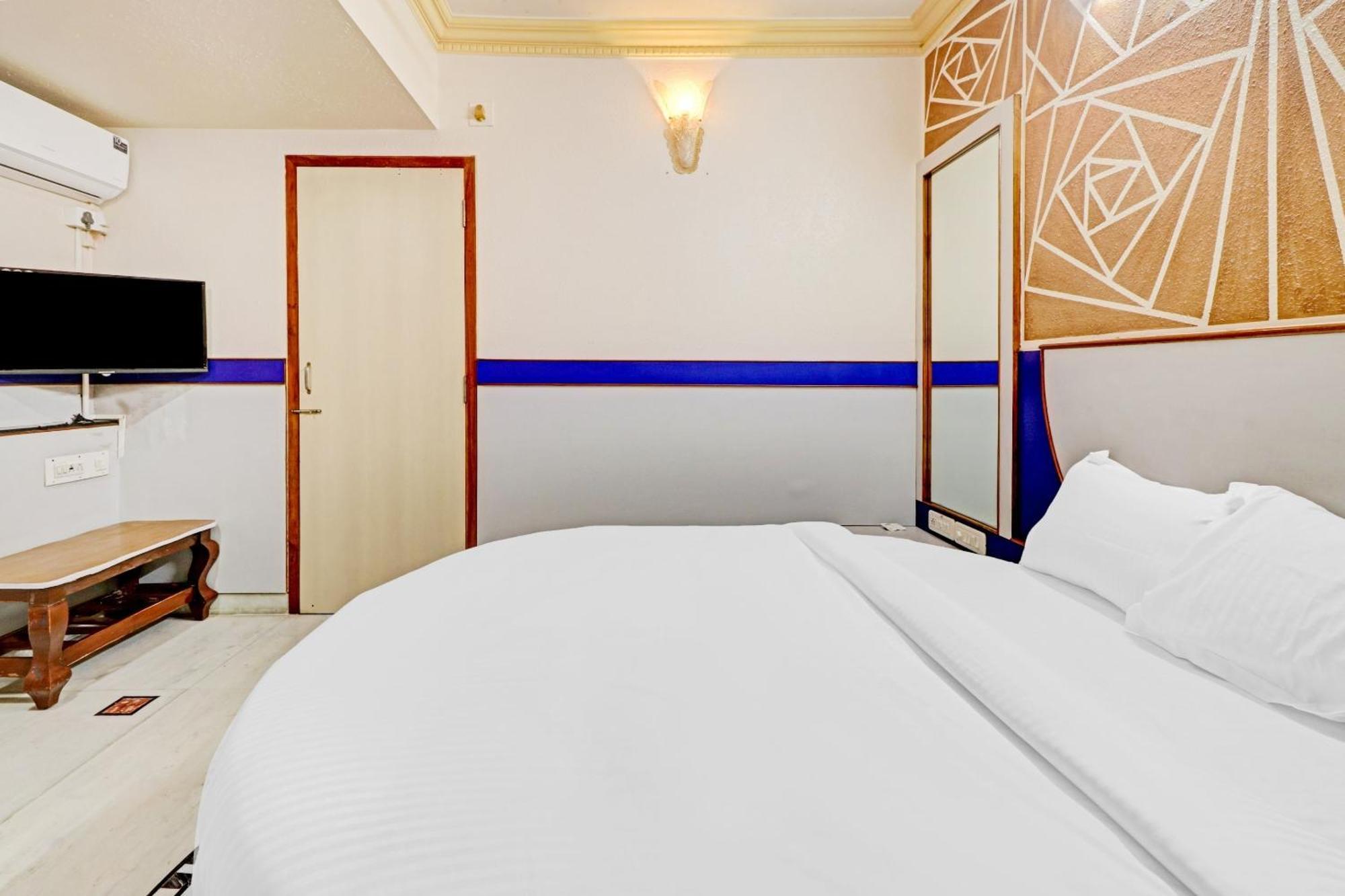 Hotel Collection O Srk Diamond Bangalore